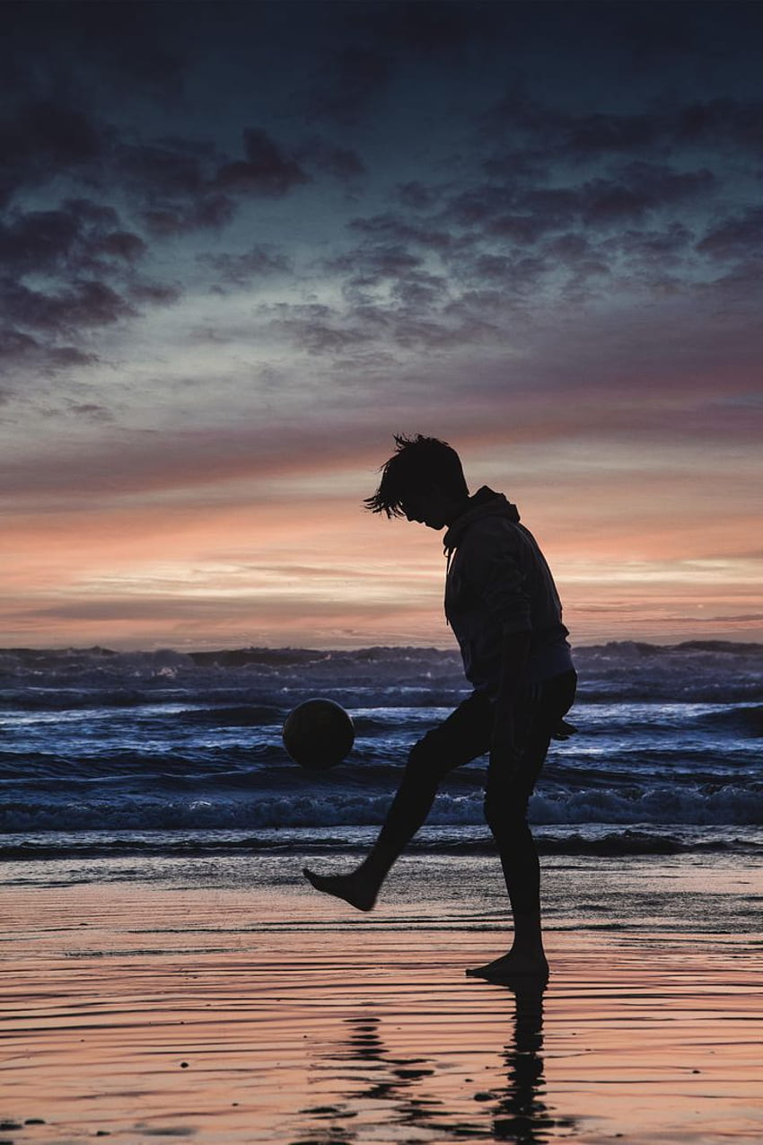 ITAP of my brother playing soccer on the beach by Johnnyschuler. .. . HD phone wallpaper