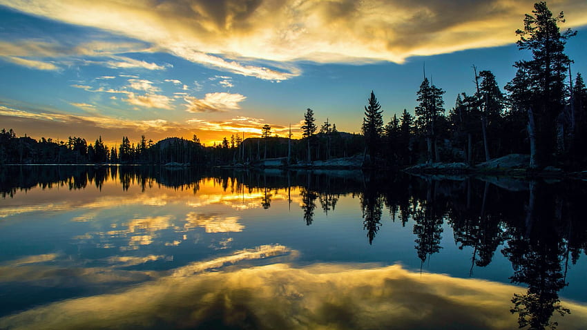 Dawn at Velma Lake, Desolation Wilderness, California, reflections ...