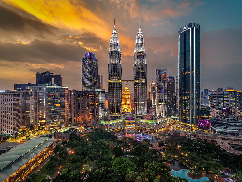 Petronas Twin Towers Kuala Lumpur Malaysia Ultra For High Resolution Computer And Laptop, 1024 X 768 HD wallpaper