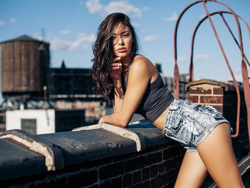 Girl on the Roof, model, pretty, brunette, girl, jeans, legs HD wallpaper
