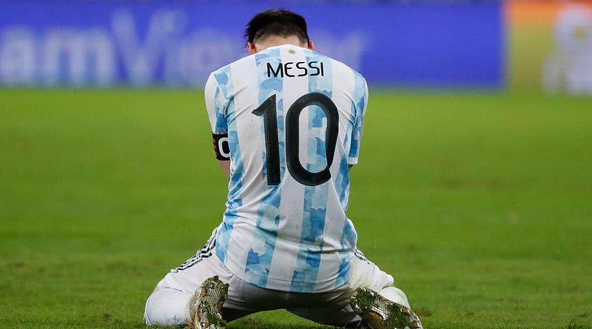Messi wird nie wie Maradona sein, selbst wenn er 4 Weltmeisterschaften in Folge gewinnt': argentinische Legende. Sportnachrichten, The Indian Express, Messi und Maradona HD-Hintergrundbild