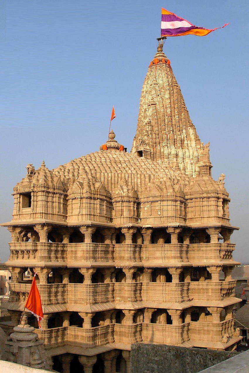 Древен хиндуистки храм Дварка - Гуджарат, Индия. Индуистки храм, храм в Индия, индийска храмова архитектура HD тапет за телефон