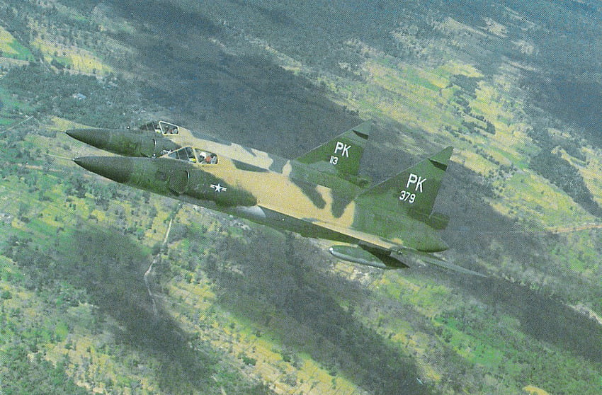 F-102 ist über Vietnam, Vietnam, Convair, F102, Delta-Dolch HD-Hintergrundbild