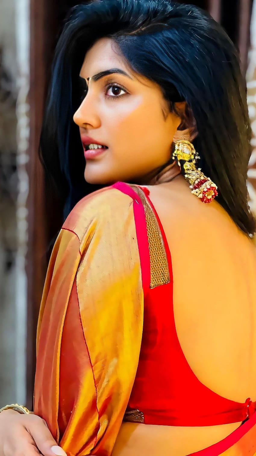 Eesha rebba, telugu actress, saree beauty HD phone wallpaper