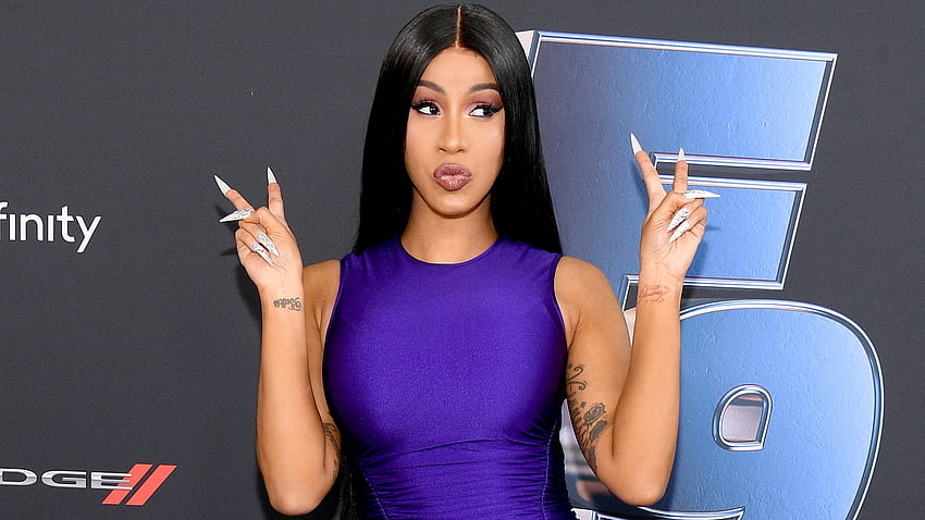 Cardi B Says Her DMs Have Been “Flooded” Since Announcing Divorce From Offset HD wallpaper