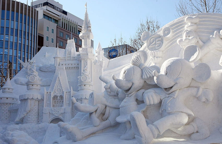 Снежно скулптурно изкуство. Покрита в сняг, ледена скулптура HD тапет