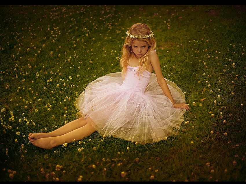 Traurige Ballerina, weiß, Kunst, Mädchen, Ballett, Traurigkeit, wenig, Ballerina, traurig, Feld HD-Hintergrundbild