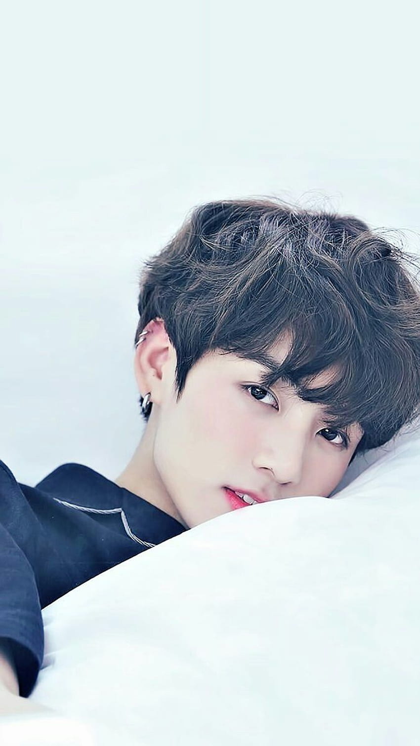 Wtf he's so hot and cute at the same time I'm confused. Bts. BTS, Jung Kook BTS HD phone wallpaper
