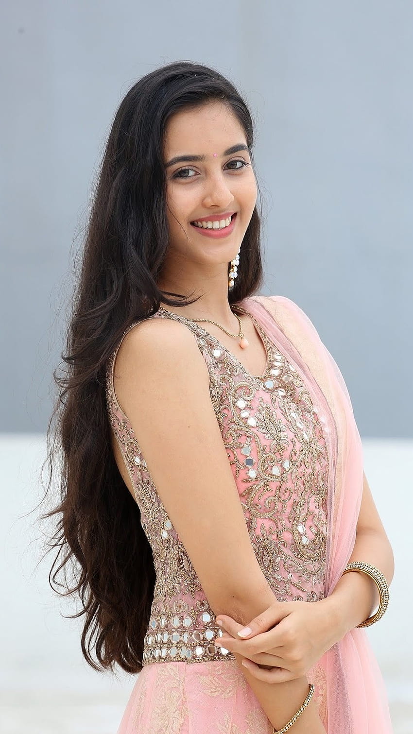 Simrat Kaur, Telugu, Schauspielerin HD-Handy-Hintergrundbild