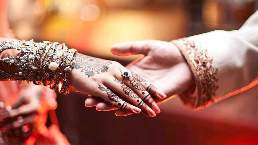Polecane - indyjskie dłonie pana młodego i panny młodej, hinduskie wesele Tapeta HD