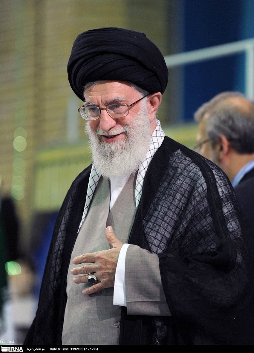 Върховният лидер на Иран: САЩ „не заслужават доверие“, Али Хаменей HD тапет за телефон