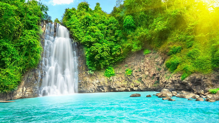 Piscina con cascata - Dambri Falls, Vietnam . Studio Sfondo HD