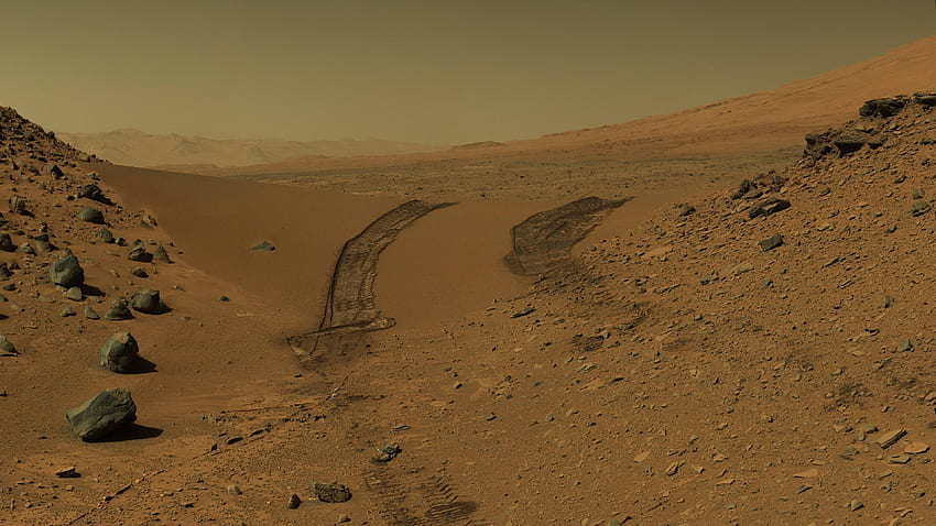 Mars Curiosity Rover tracks through Dingo Gap in Gale Crater HD wallpaper