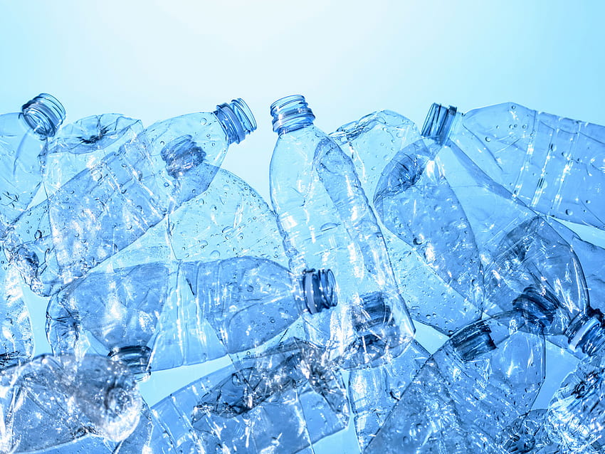 Trzy największe firmy produkujące napoje bezalkoholowe łączą siły, aby zająć się odpadami z tworzyw sztucznych. Żywność i wino, Plastikowa butelka Tapeta HD