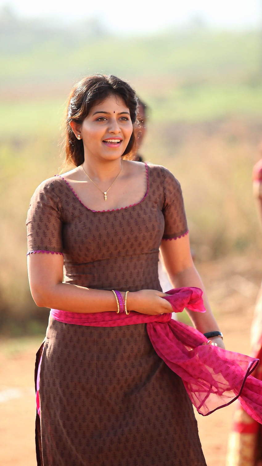 Tamil aktris Anjali HD telefon duvar kağıdı