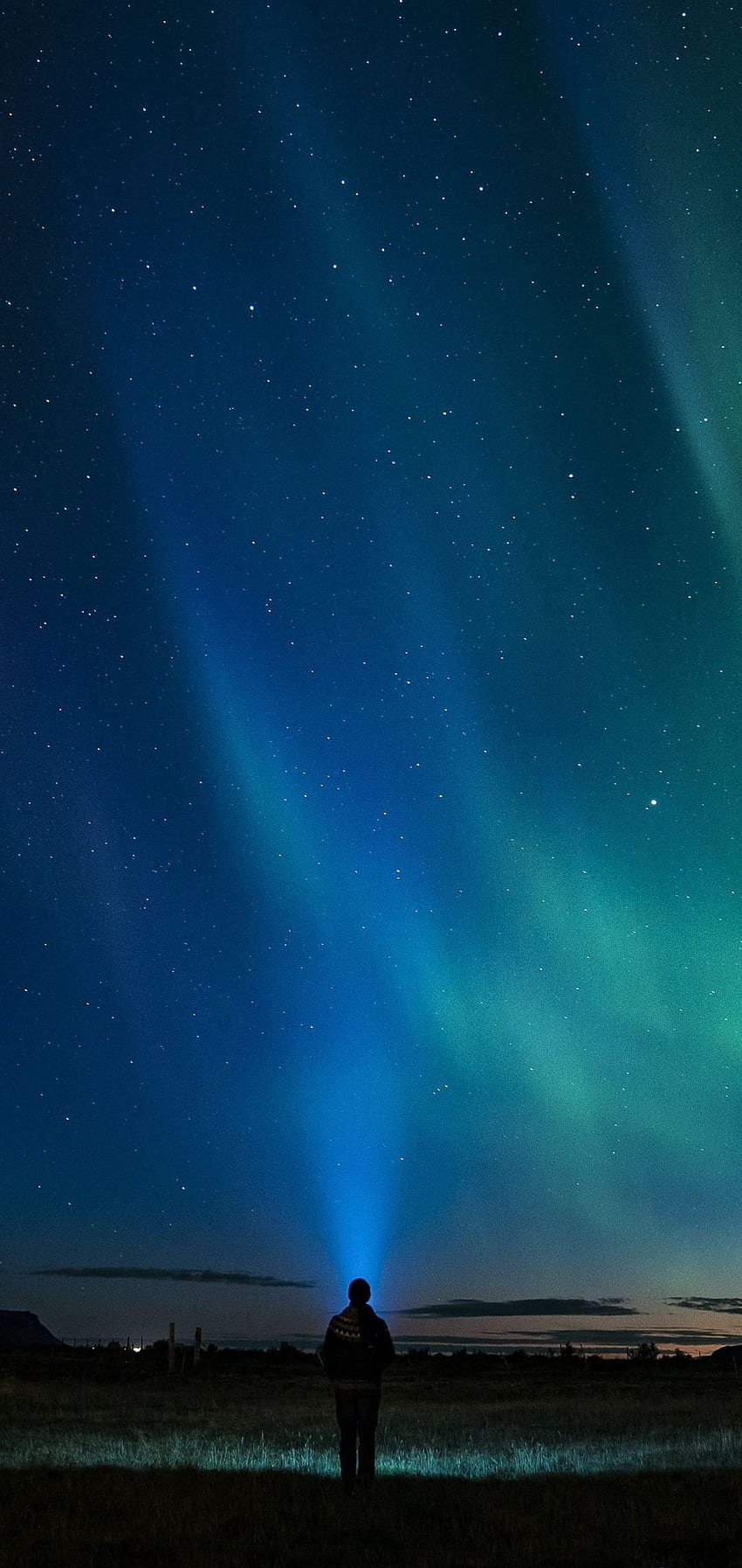 Stehende Person Nordlicht Aurora One Plus, 2280x1080 HD-Handy-Hintergrundbild