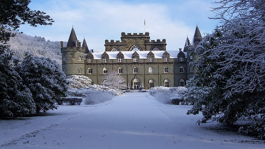 スコットランドの雪に覆われた城と、スコットランドの冬 高画質の壁紙