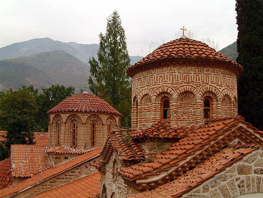 Klasztor Bachkovski, dach, religijny, wykres, klasztor, bułgaria, medievel, drzewo, góra Tapeta HD