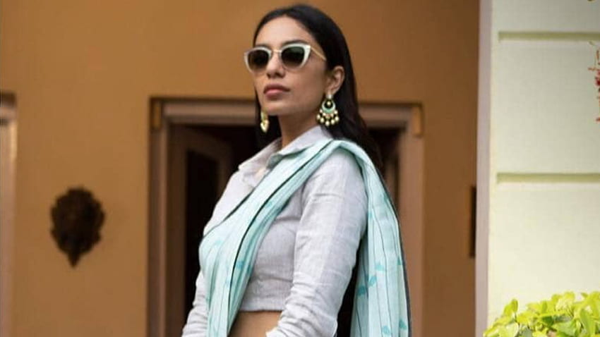 Sobhita Dhulipala Wore Her Icy Blue Sari In Made In Heaven With A Cool Shirt Style Blouse HD wallpaper