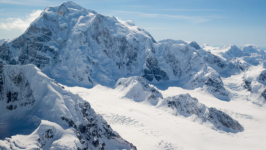 Montanhas de neve, montanhas cobertas de neve papel de parede HD