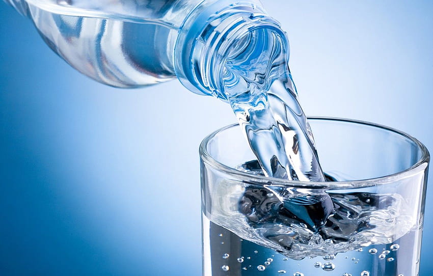 woda mineralna, butelka handlowa, szklanka wody dla , sekcja разное, Woda butelkowana Tapeta HD