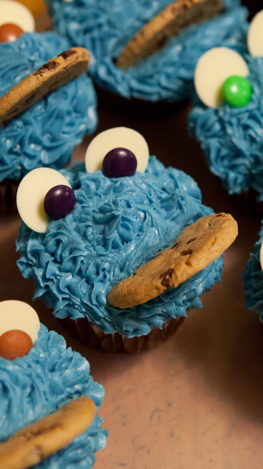 Blue cookies cupcakes cookie monster icing HD phone wallpaper | Pxfuel