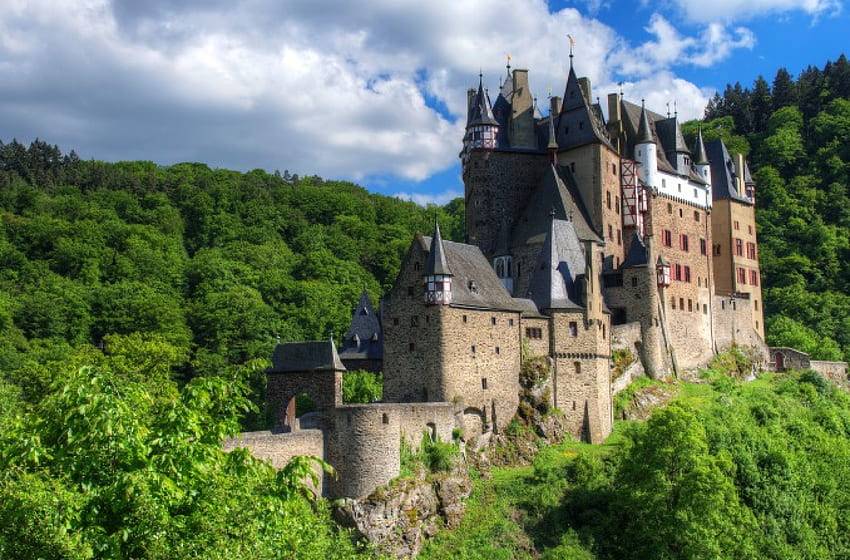 Castle Eltz, Almanya, tepeler, bulutlar, bina, doğa, orman HD duvar kağıdı