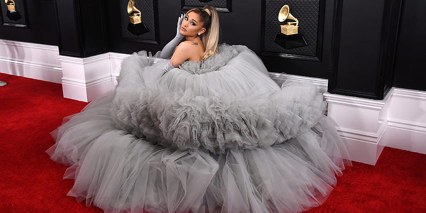 Ariana Grande's Grammys Dress Is the Right Amount of Extra, Ariana Grande Logo HD wallpaper