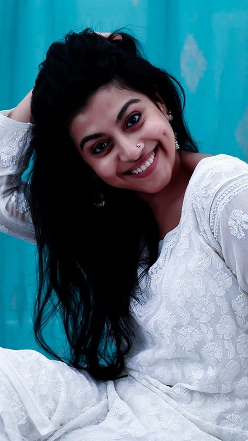 Shruti Ramachandran, aktris malayalam wallpaper ponsel HD