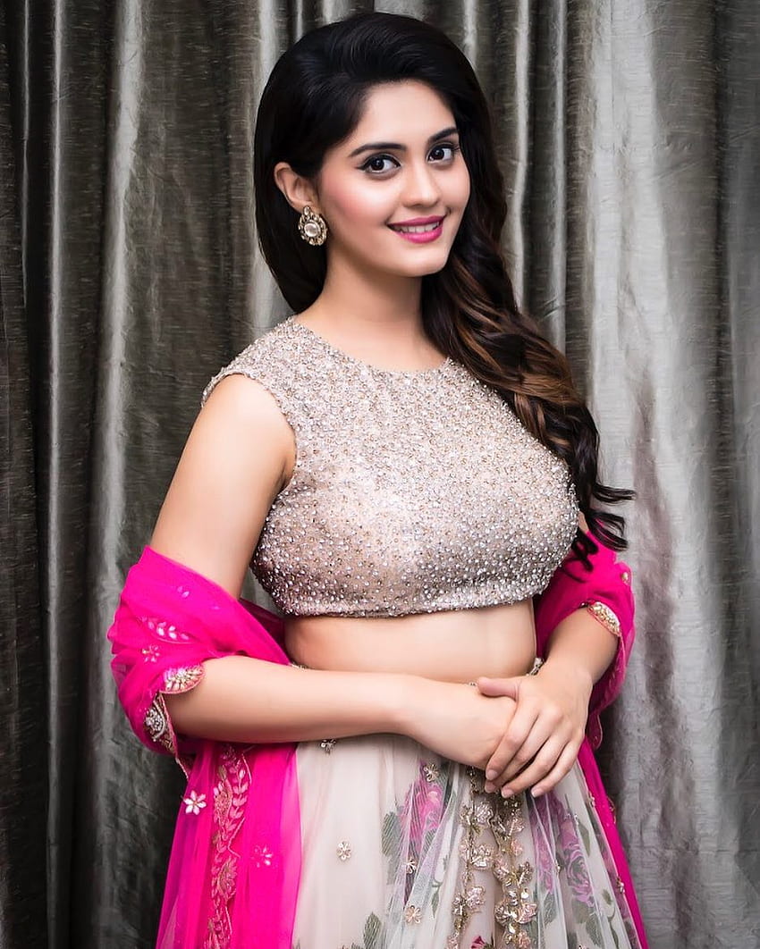 Surbhi at Zee Apsara Awards 2018 - South Indian Actress, Surabhi Puranik HD phone wallpaper