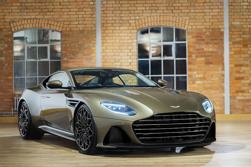 Luxury car, Aston Martin DBS Superleggera, luxurious green HD wallpaper