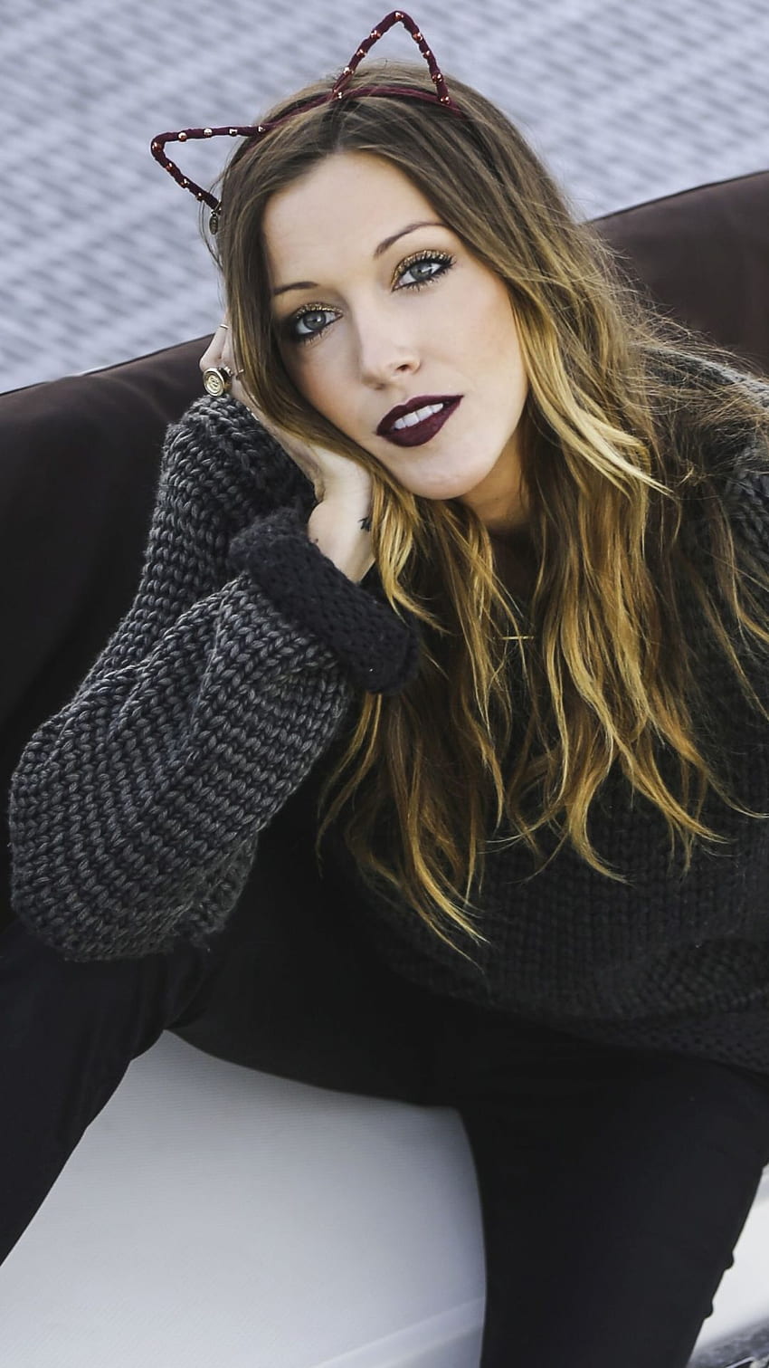Celebrity Katie Cassidy () - Mobile HD phone wallpaper
