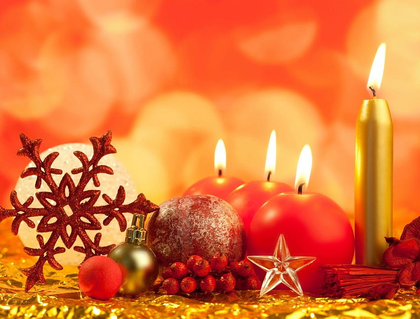 クリスマスの飾り、ヤドリギ、ベリー、オレンジ、星、雪の結晶、装飾、ろうそく、光、黄色、クリスマス、赤、果物、飾り、火 高画質の壁紙