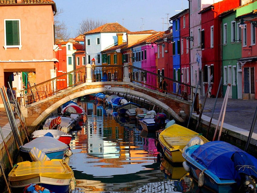 Цветове и отражения – Бурано, Венето, Италия - фон HD тапет