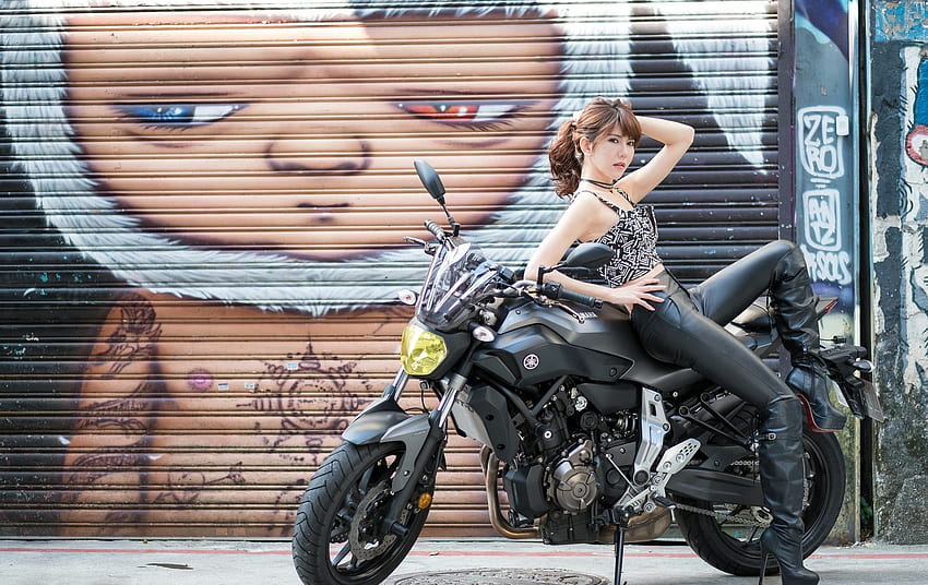 美女と野獣、オートバイ、女の子、ヤマハ、アジア人 高画質の壁紙