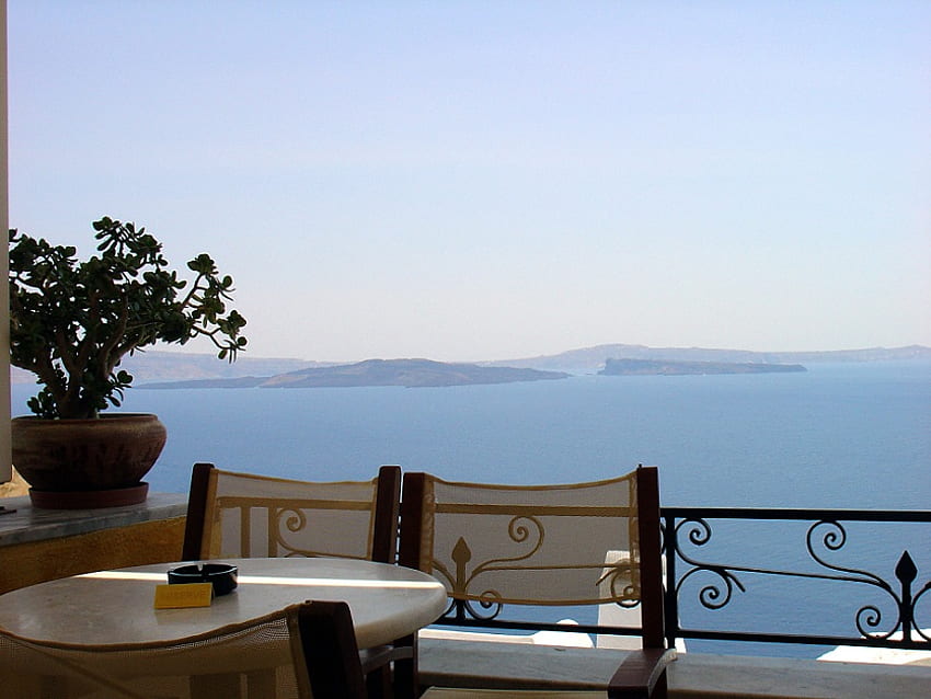 MUSIM PANAS DI YUNANI, biru, kursi, musim panas, Yunani, balkon, pemandangan laut Wallpaper HD