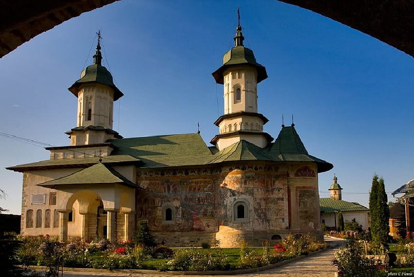 Monastery from Bucovina, Romania, building, sky, flowers, walkway HD wallpaper