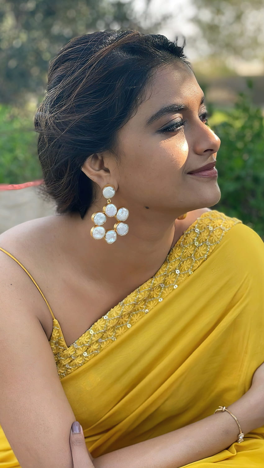 Keerthi Suresh, красота от сари, тамилска актриса HD тапет за телефон