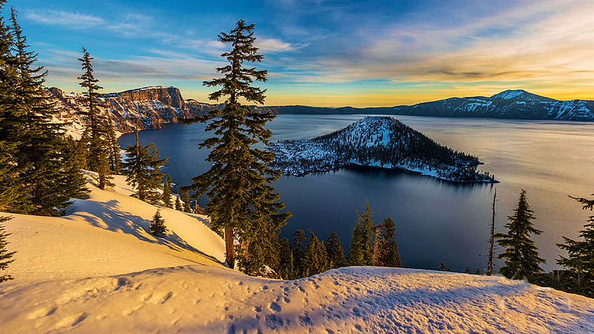 Krater Sonnenaufgang, Morgen, Oregon, Schnee, Wolken, Bäume, Himmel, USA, Winter, Landschaft, Farben HD-Hintergrundbild