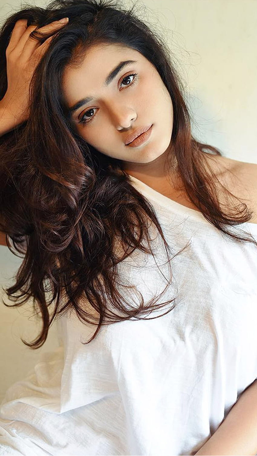 Ketika Sharma, actriz telugu, modelo, hermosa fondo de pantalla del teléfono