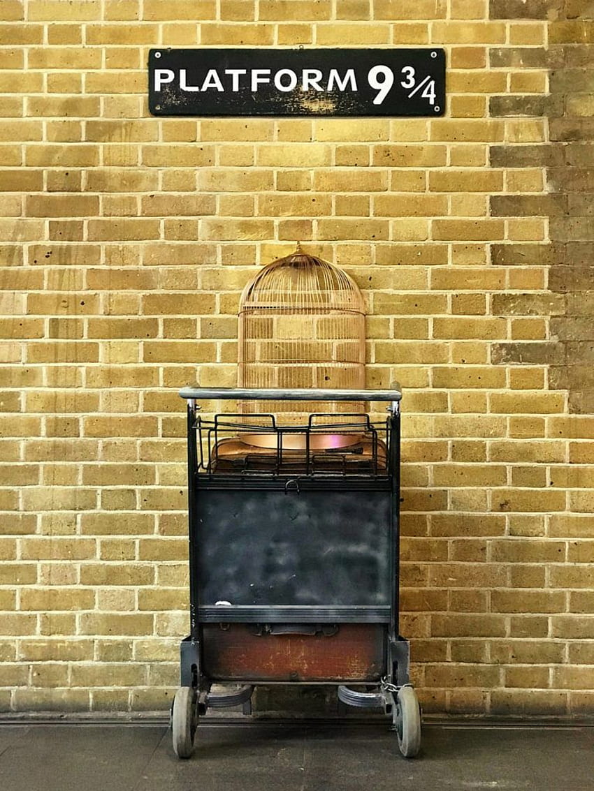 Un guide moldu de la Grande-Bretagne de Harry Potter, plate-forme 9 3/4 Fond d'écran de téléphone HD