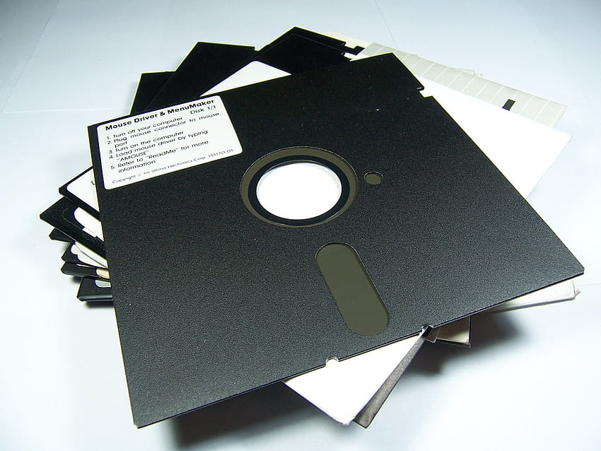 Por que o software ainda usa o símbolo de disquete para salvar quando os disquetes não são usados ​​há anos? papel de parede HD