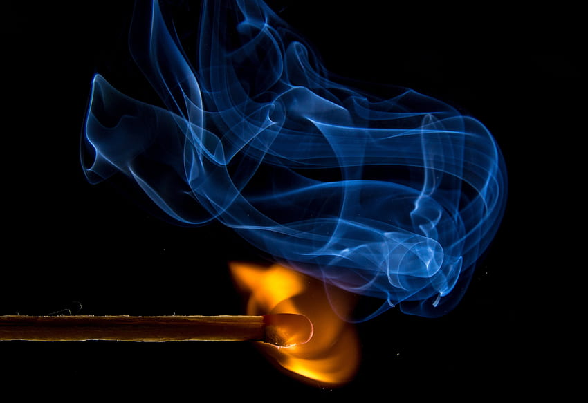 Ogień, dym, ciemność, zapałka, kolorowy dym, kolorowy dym Tapeta HD