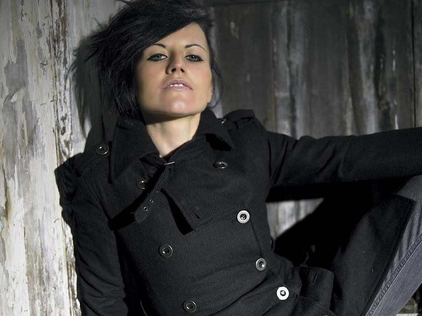 The Cranberries' Dolores O'Riordan's Cause Of Death May Not Be Released For Months - GENRE IS DEAD! HD wallpaper