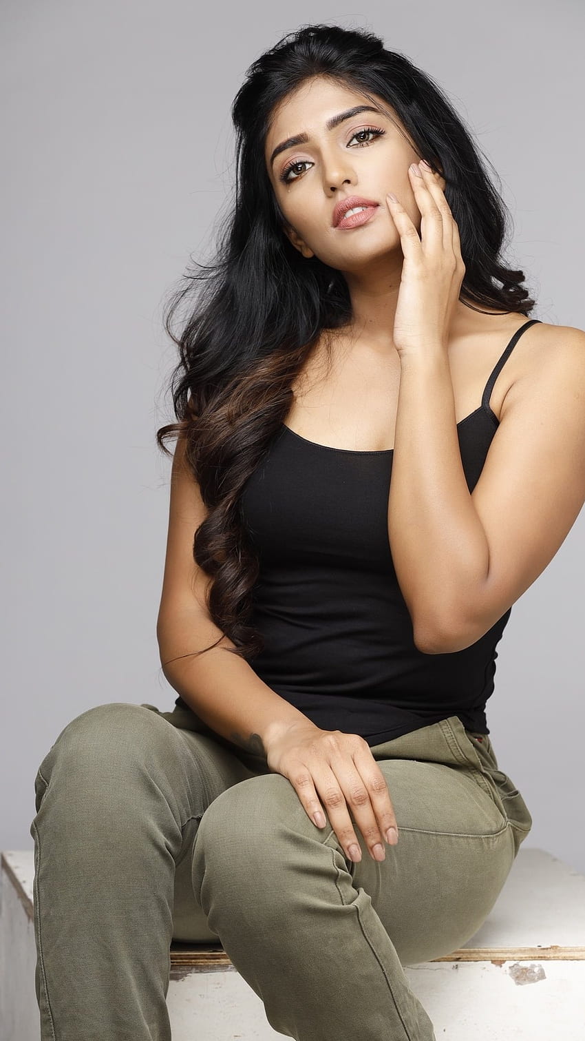 Eesha Rebba, South Actress HD phone wallpaper