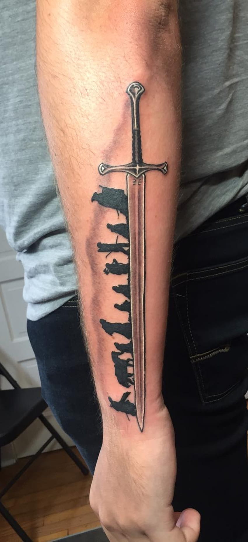 Sp000kySam on Twitter Fineline Aragorns sword from today  Blackwork  tattoos all day baby httpstcox0WmCpFbfr  Twitter