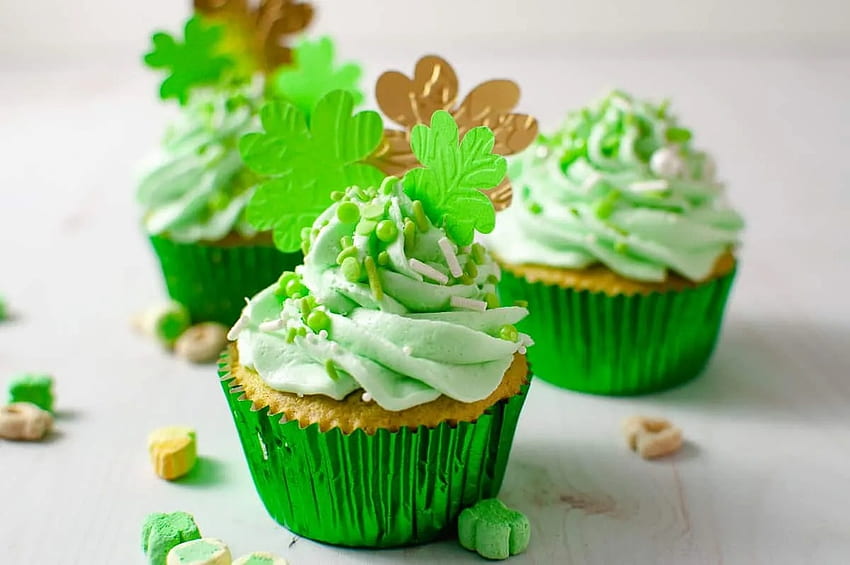 Cupcakes, green, sweet, day, dessert, cupcake, st patrick, food HD wallpaper