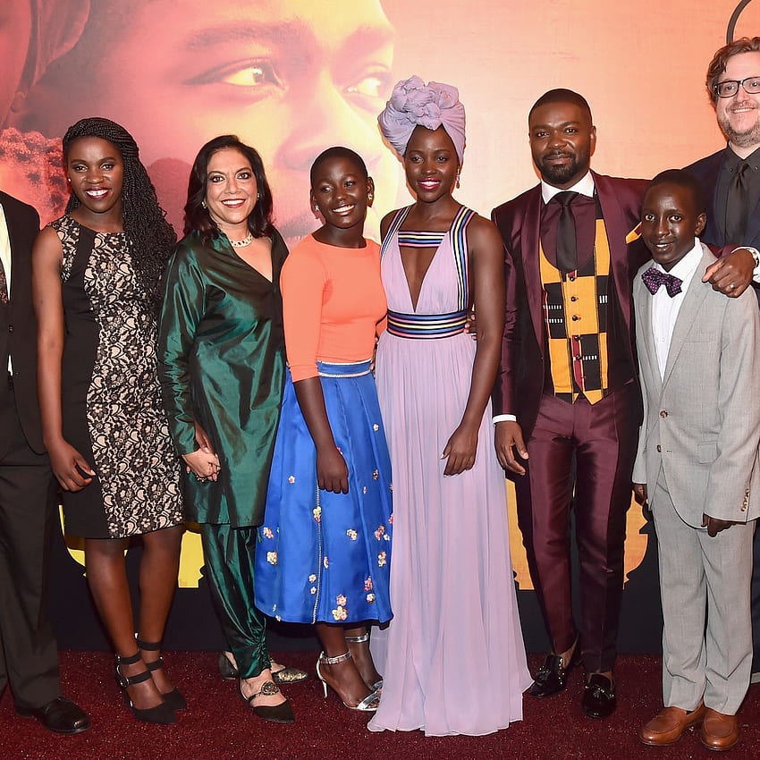 The manipulative gimmick of adding real people to fictional movies, Queen of Katwe HD phone wallpaper