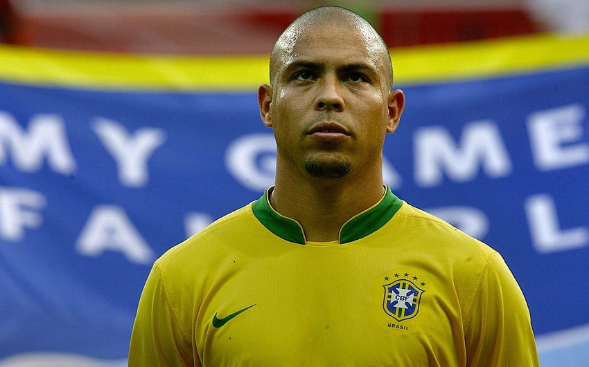 Ronaldo Brazil HD wallpaper cho phép bạn thưởng thức những khoảnh khắc huyền thoại của một trong những cầu thủ bóng đá vĩ đại nhất thế giới. Hãy thưởng thức các tác phẩm nghệ thuật này để đưa bạn trở lại những kỷ niệm đáng nhớ của World Cup 2002.