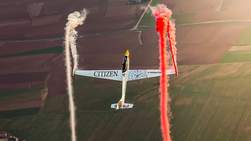 Erstaunliche Kunstflug-Segelflugzeug-Tricks mit Luca Bertossio, Kunstflug HD-Hintergrundbild